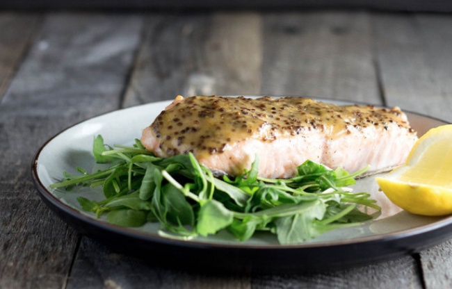 Salmón con mostaza y miel Salmón con mostaza y miel