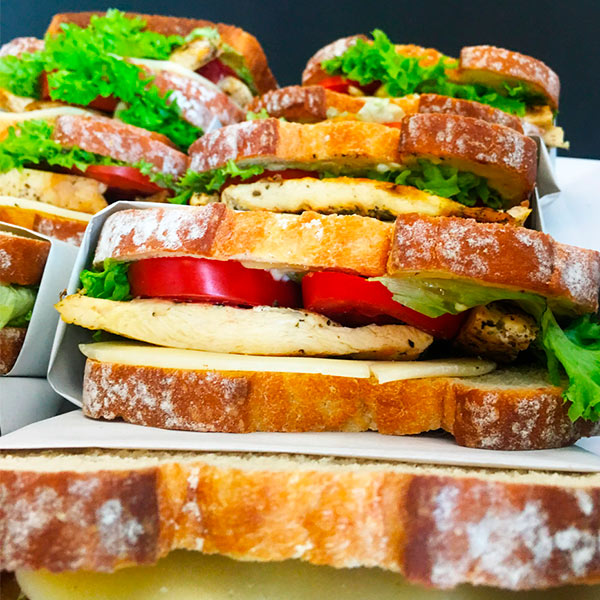 Bocadillos y canapes