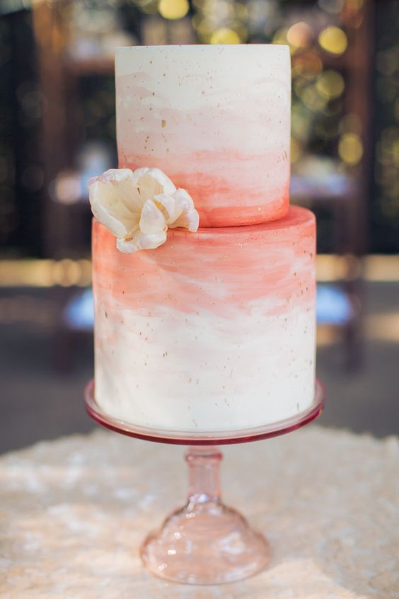 Pastel de boda tono coral 2019